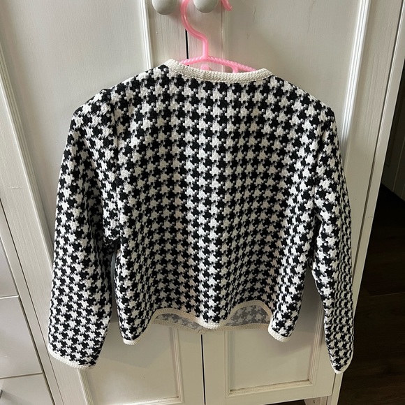 Cut Black and White Blazer Style Top - Picture 4 of 7